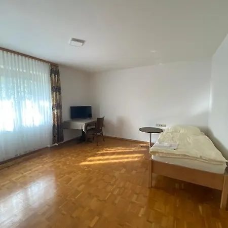 Ruhige 4 Eg-wohnung Z1 Apartmán *